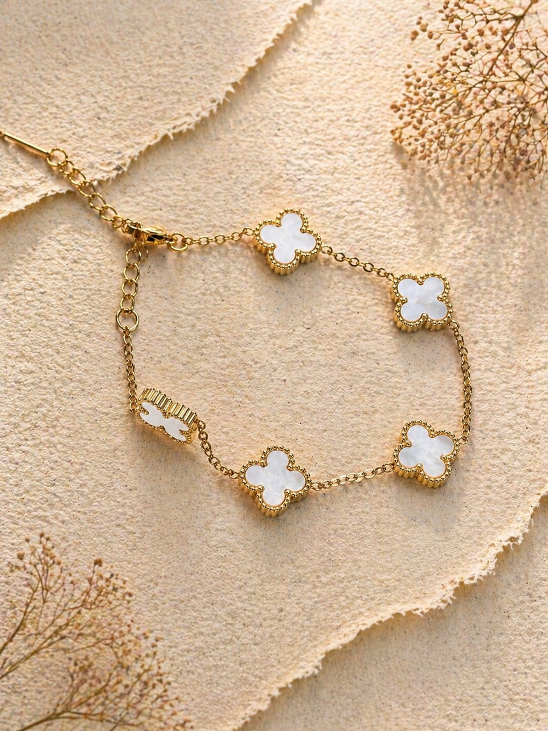 MM Jewelry Big Clover Charm Bracelet - Black & White Collection