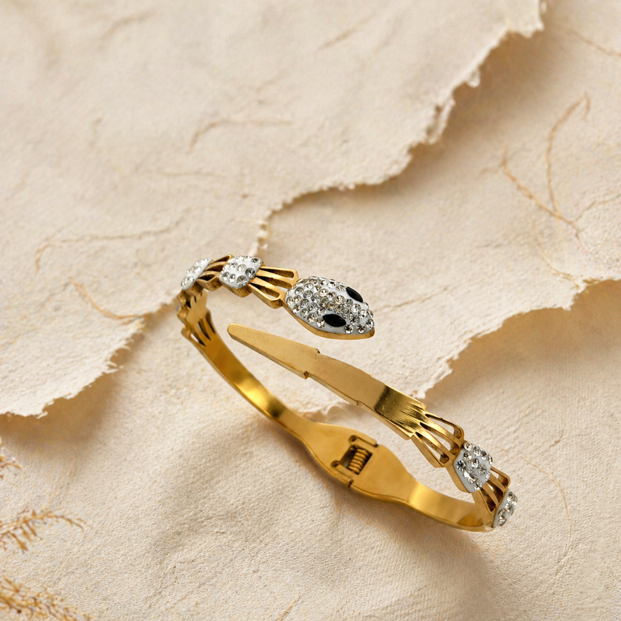 Elegant Stainless Steel Snake-Inspired Bangle with Crystal Accents 🐍✨