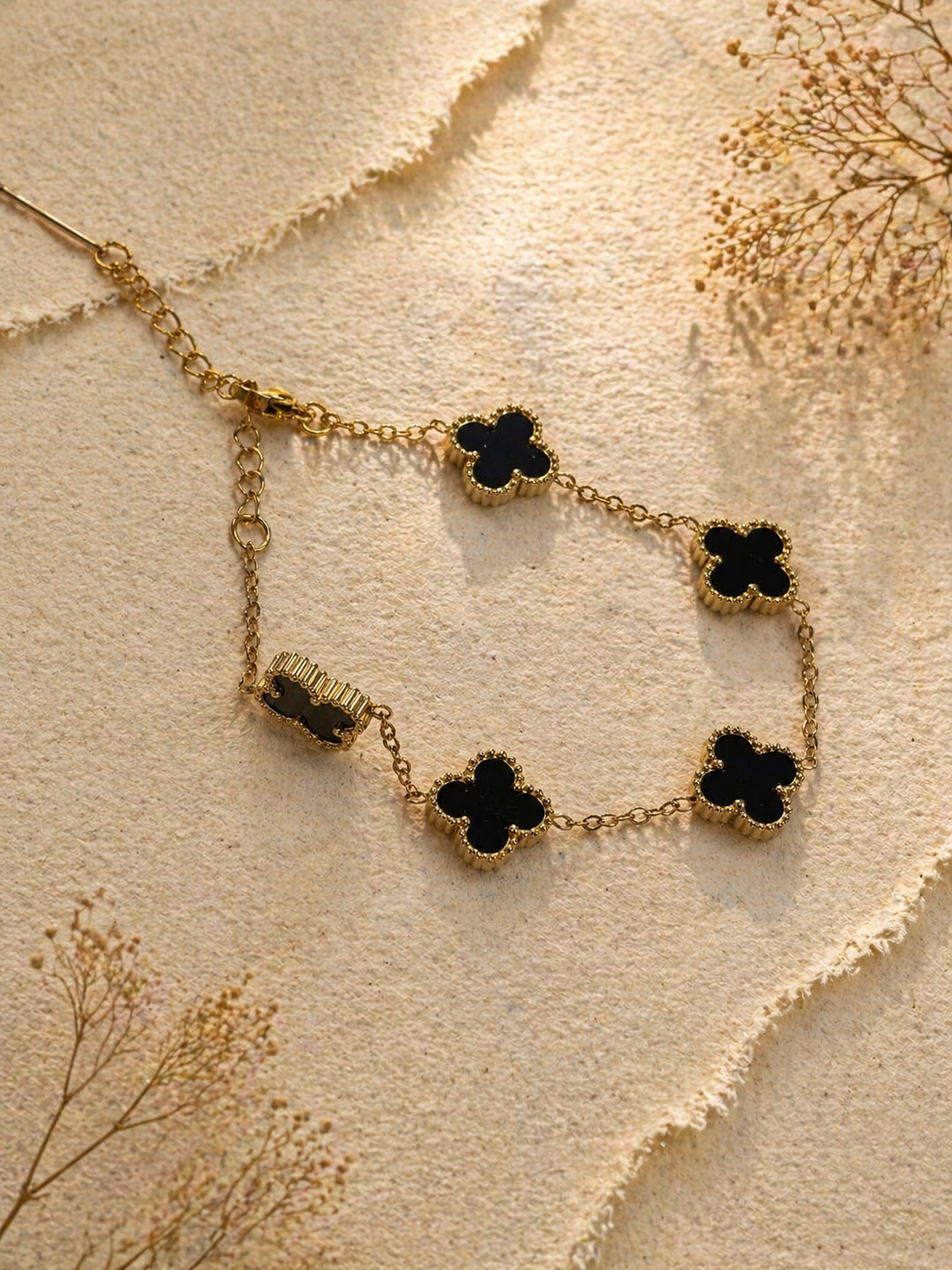 MM Jewelry Big Clover Charm Bracelet - Black & White Collection
