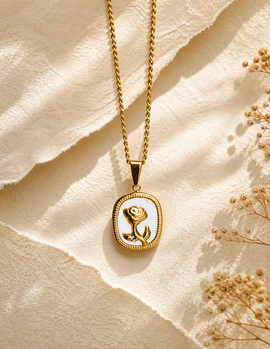 ✨ Golden Rose Pendant Necklace ✨