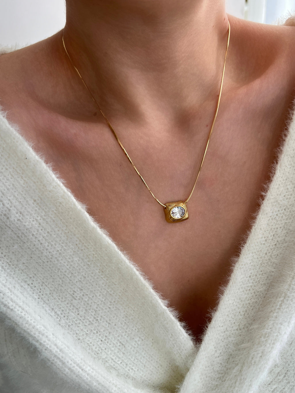 AURALITH NECKLACE