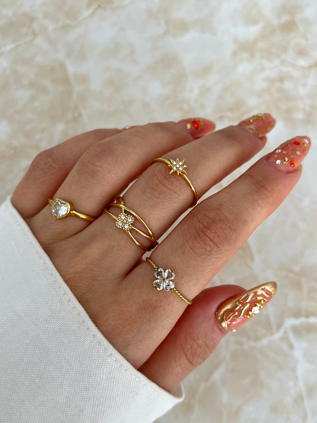 CLOVIRA RING