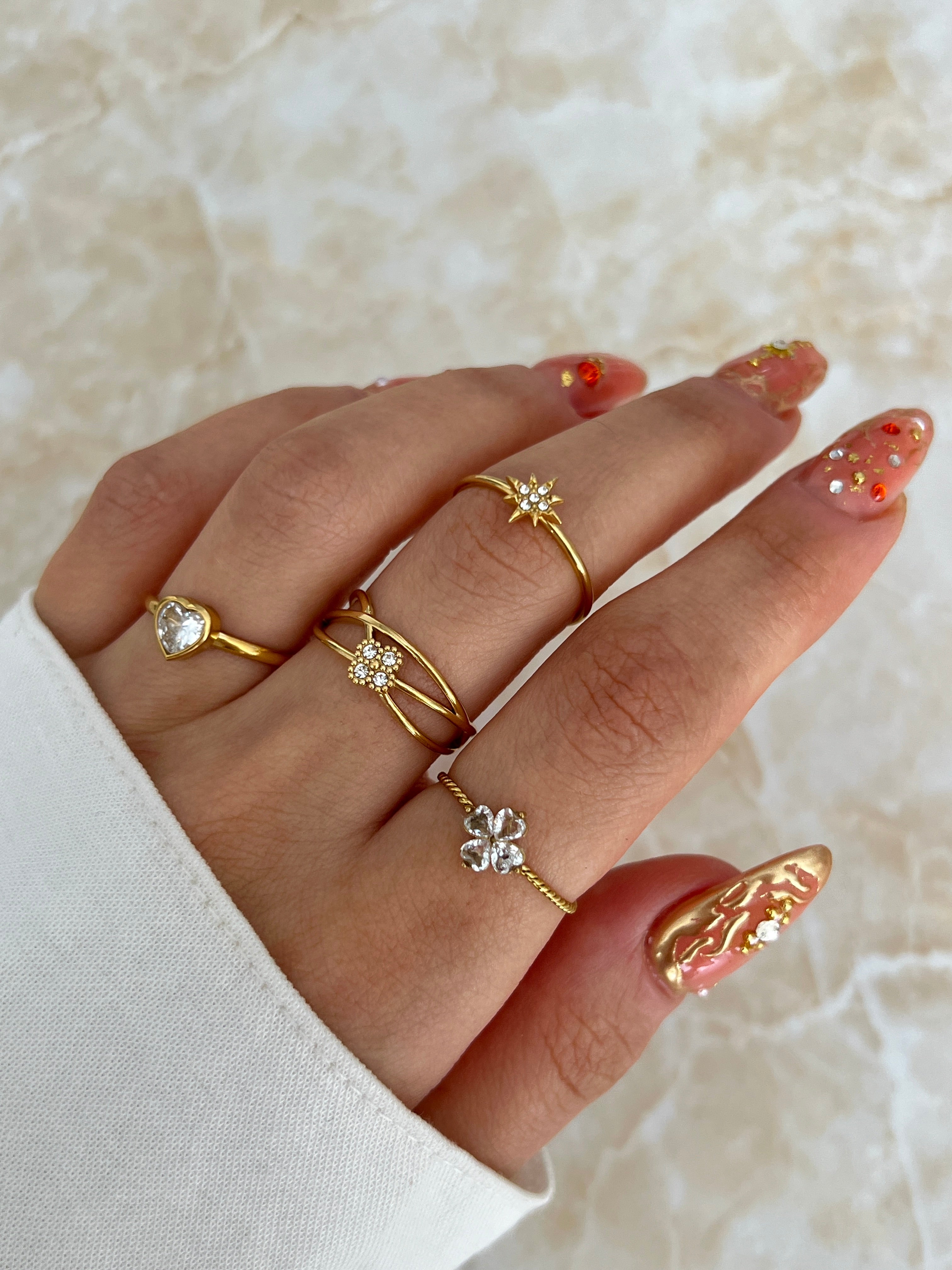 CLOVIRA RING