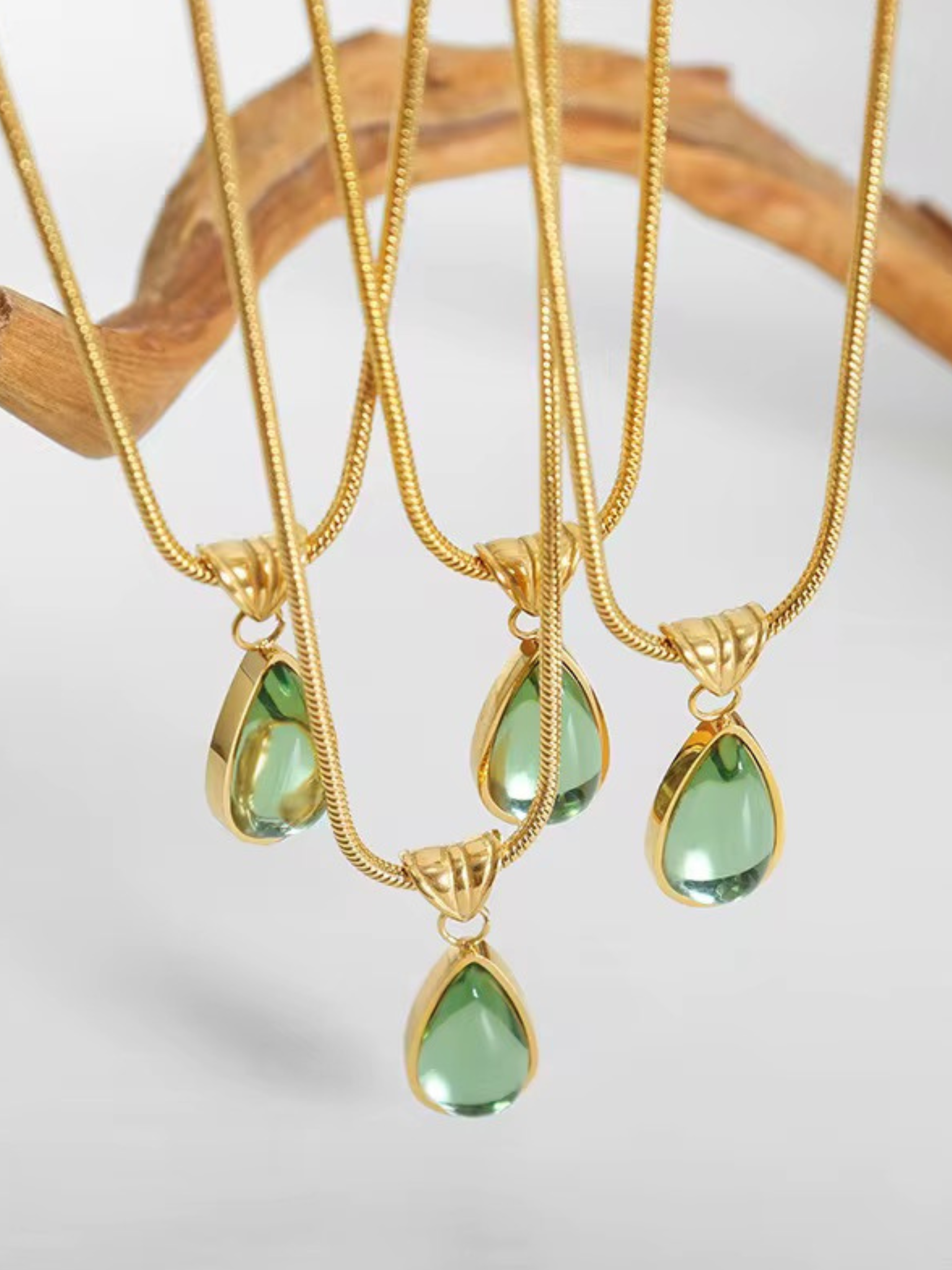 AQUALUNE NECKLACE